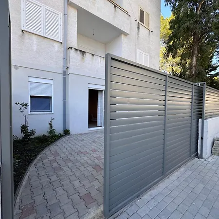 Iria Apartamento Golem (Tirana)